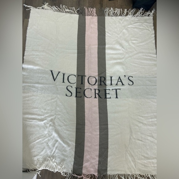 Victoria's Secret Pink and Gray Throw Blanket - Picture 1 of 4
